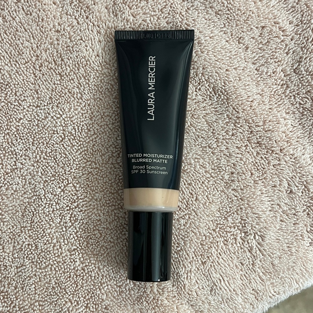 Laura Mercier Tinted Moisturizer Women 1.5oz 2C Oak Blurred Matte SPF 30 NIB - Picture 2 of 12